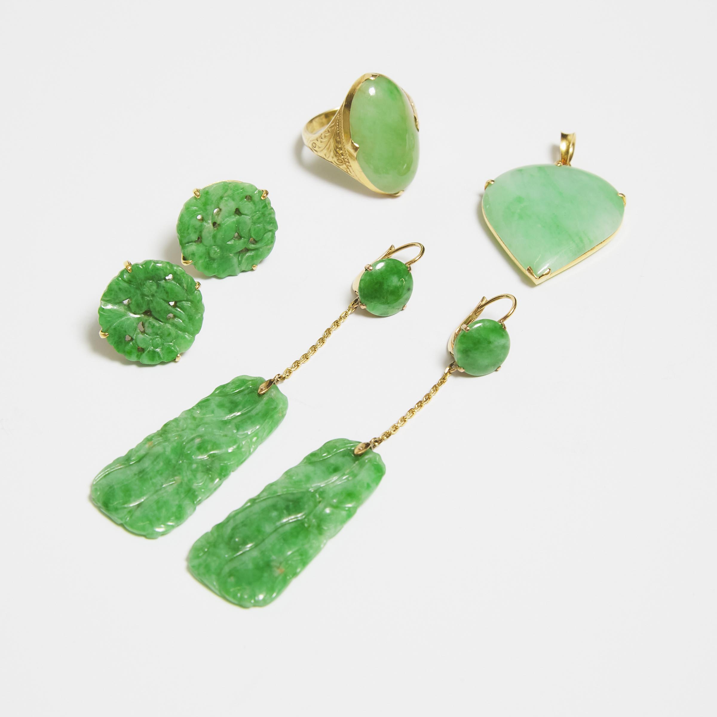 Six Pieces of Gold Mounted Jadeite 3aa705