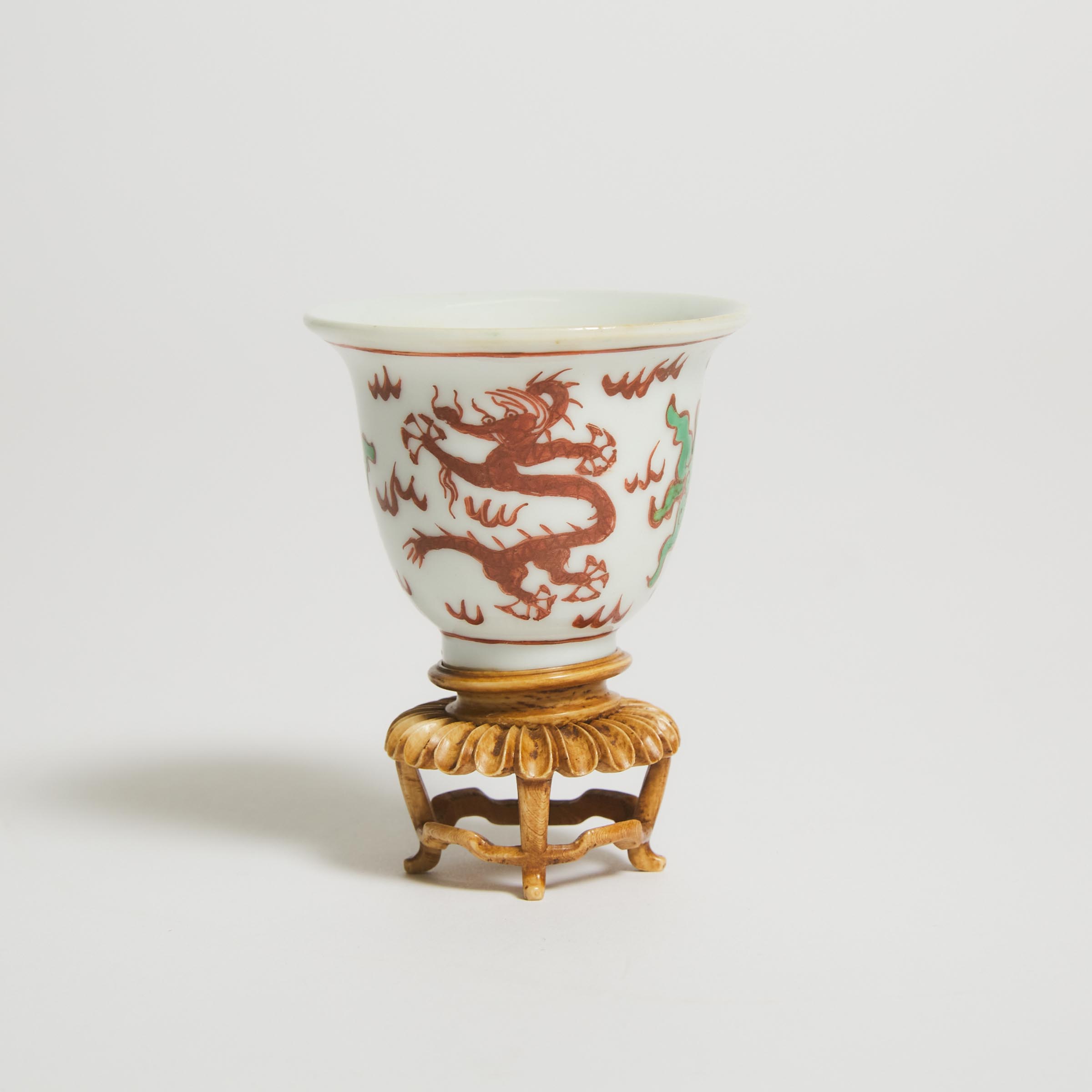 A Iron Red Decorated Wine Cup  3aa778