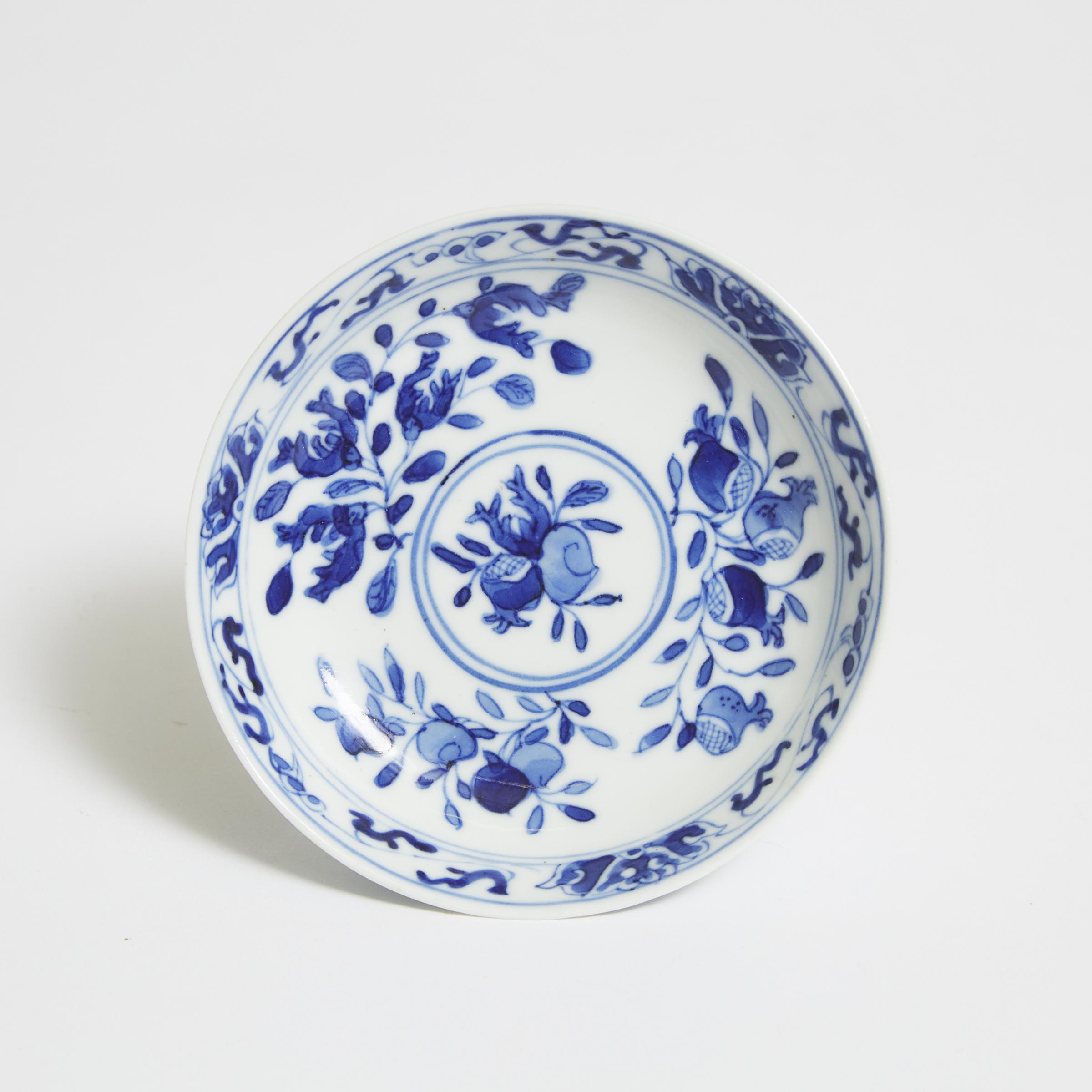 A Blue and White Sanduo Dish  3aa798