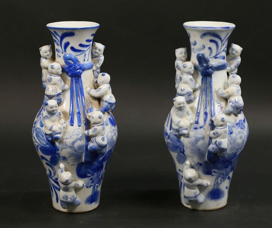 PAIR OF CHINESE PORCELAIN BOYS  3ad1c8