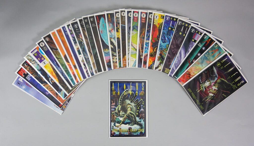 52 DARK HORSE AND VALIANT COMICS