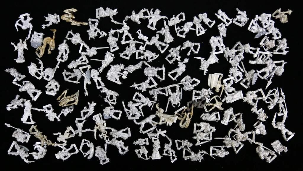 110 DUNGEONS AND DRAGONS MINIATURES