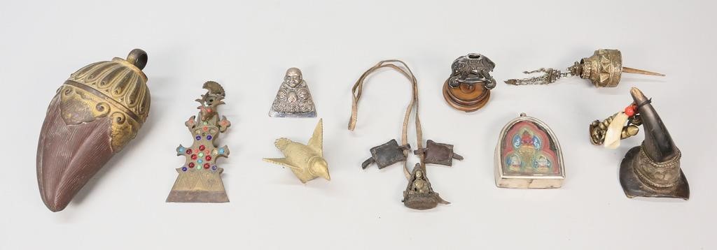 GROUPING OF ASIAN RELIGIOUS ARTICLESTwo 3ad401