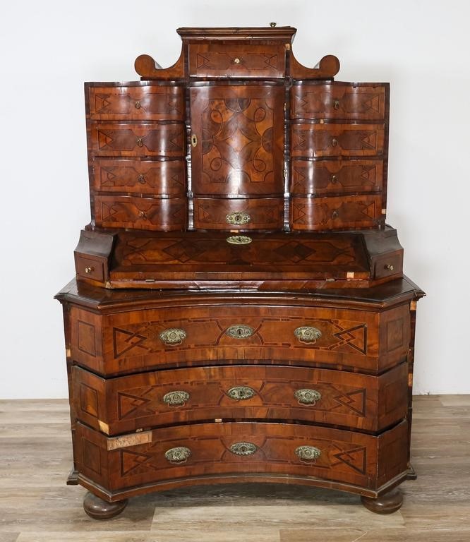 18TH CENTURY GERMAN SECRETARY DESK18th