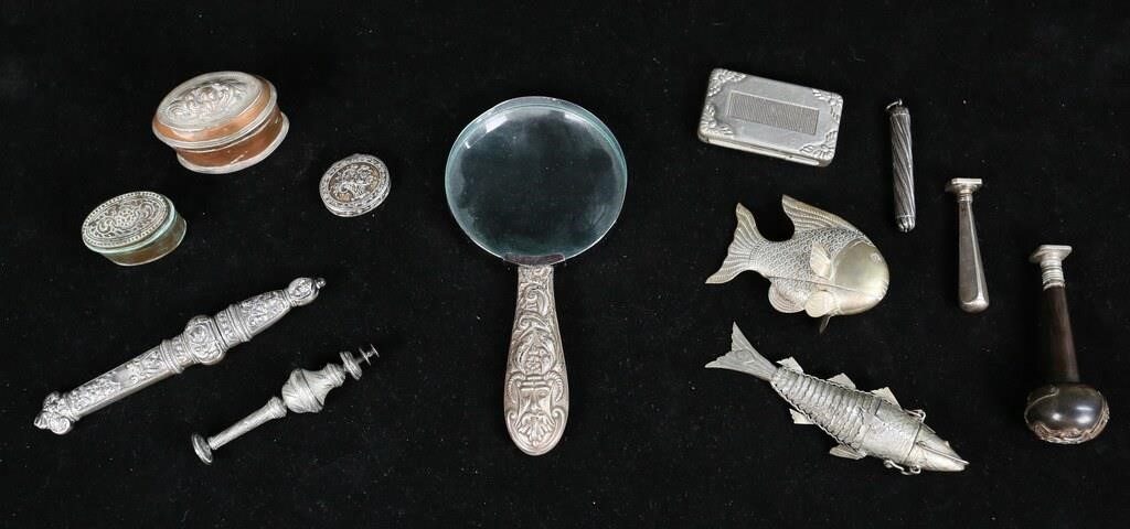 GROUPING OF DECORATIVE METAL ITEMS2 3ad485