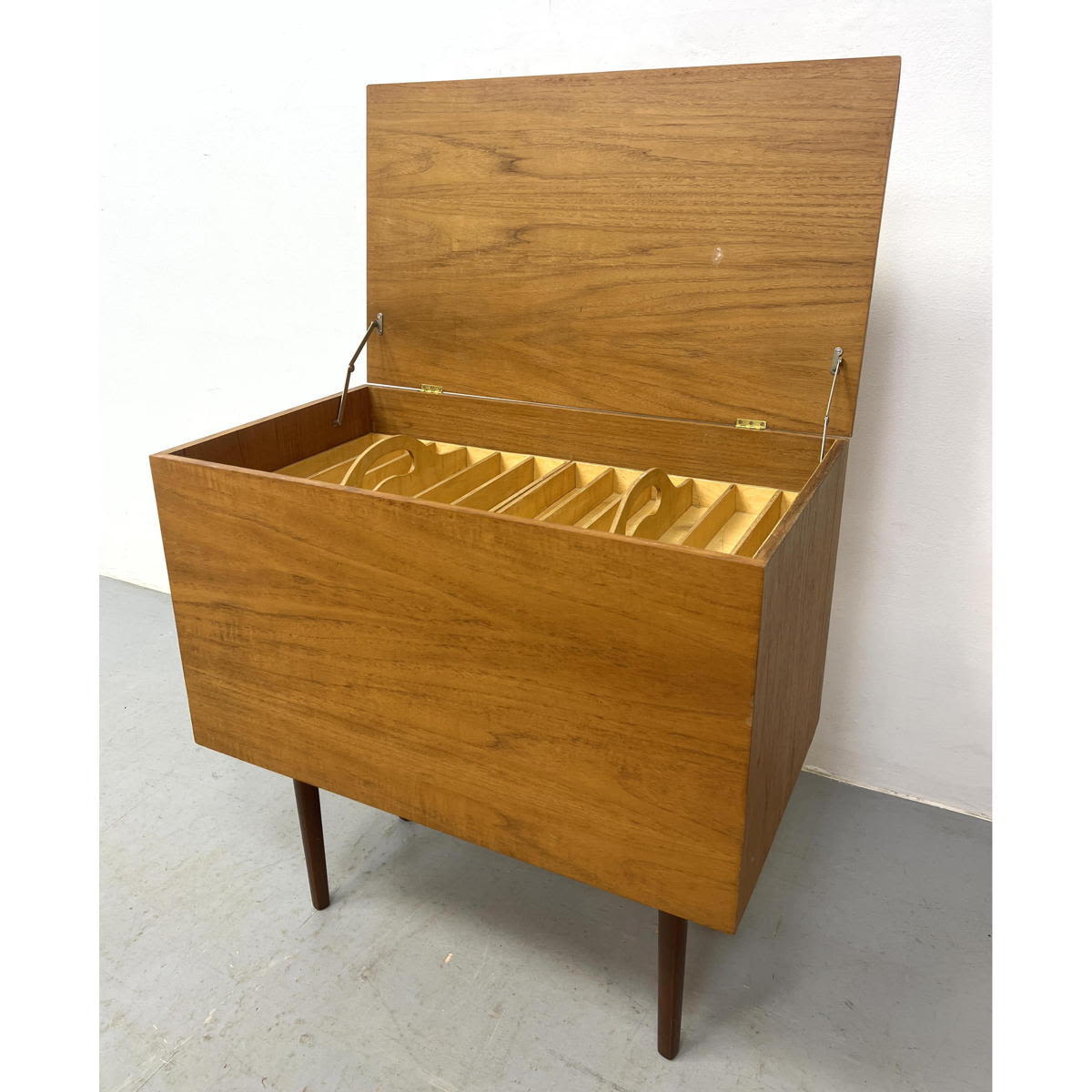 Danish Modern Storage Sewing Cabinet 3ad535