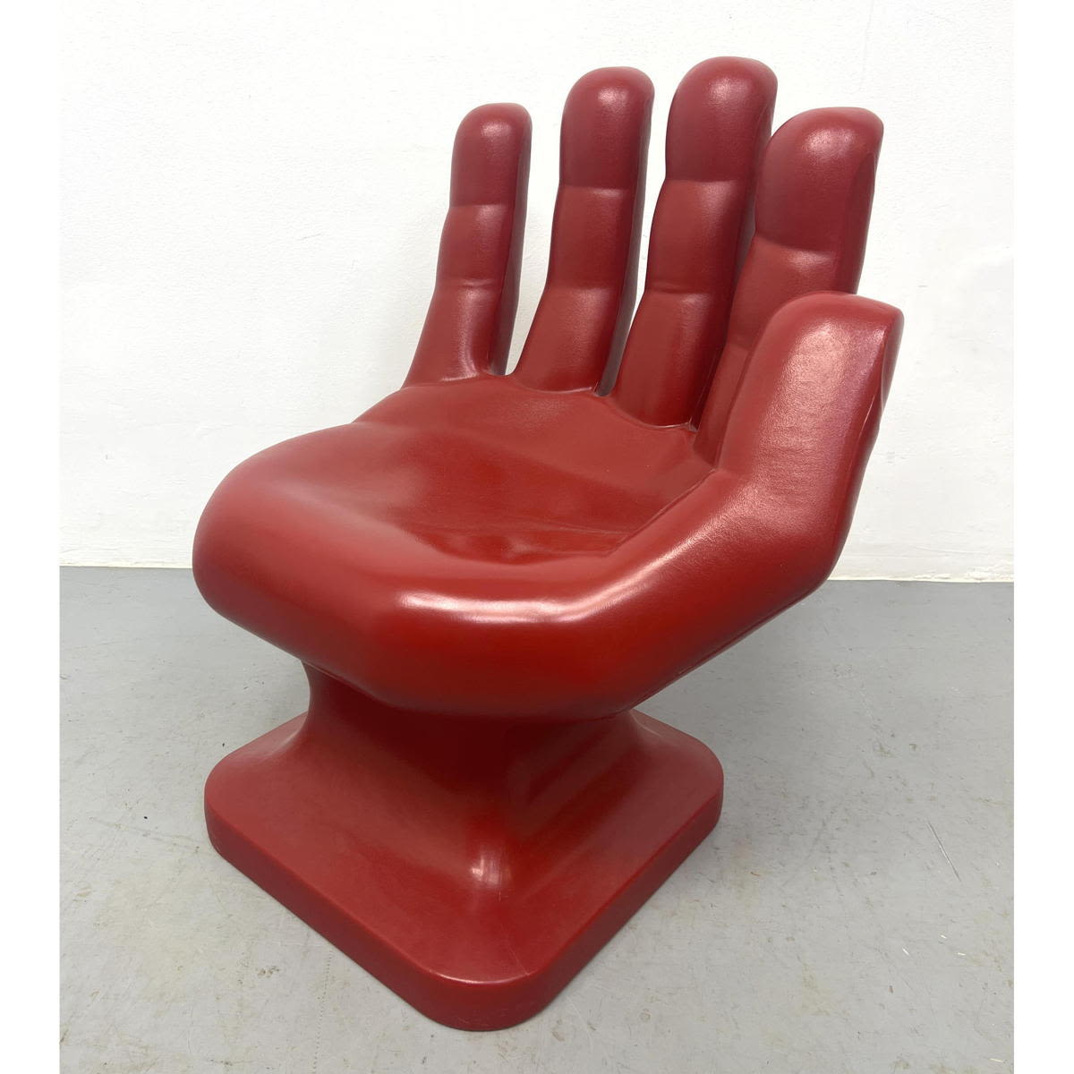 Red Plastic Hand Lounge Chair  3ad591