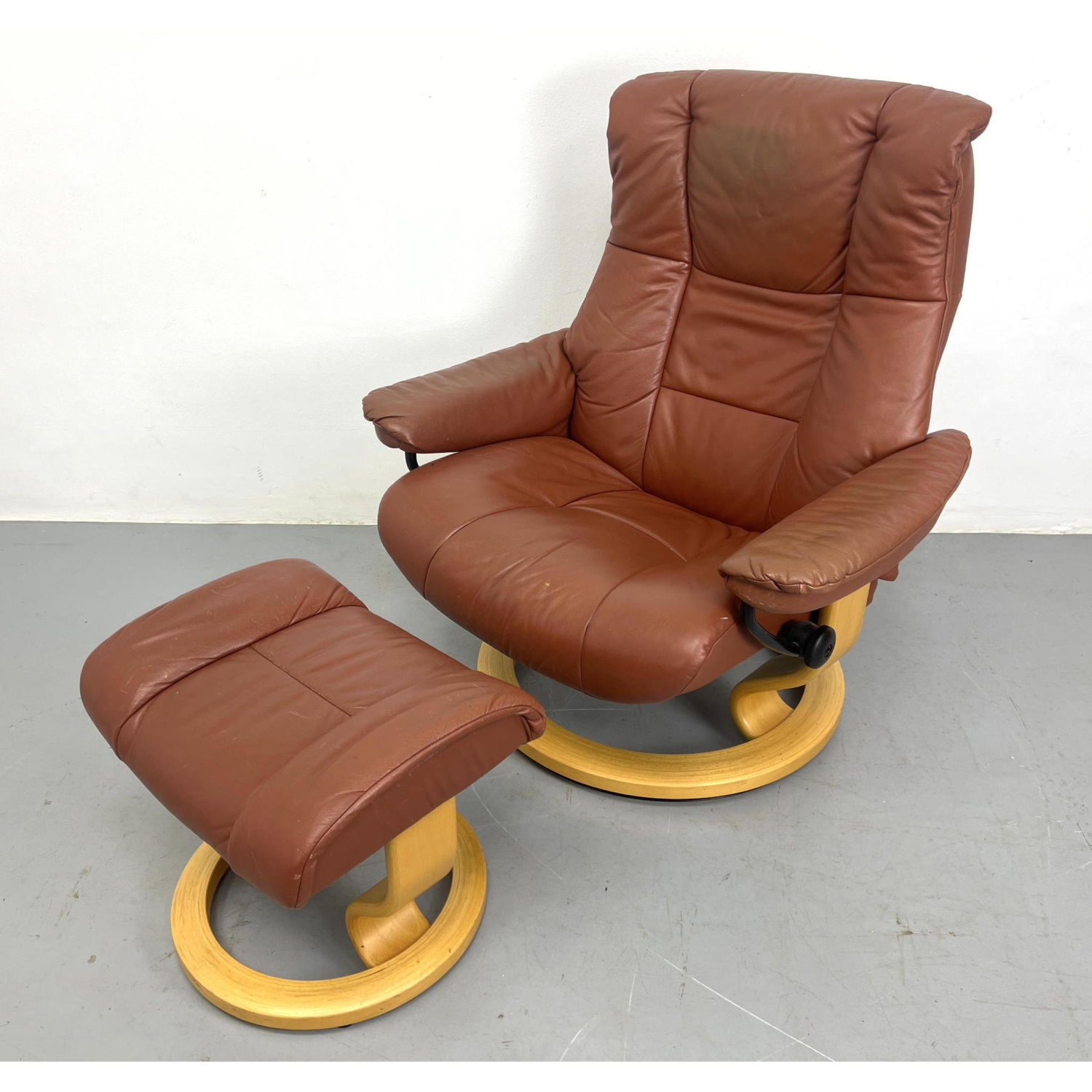 EKORNES leather recliner chair