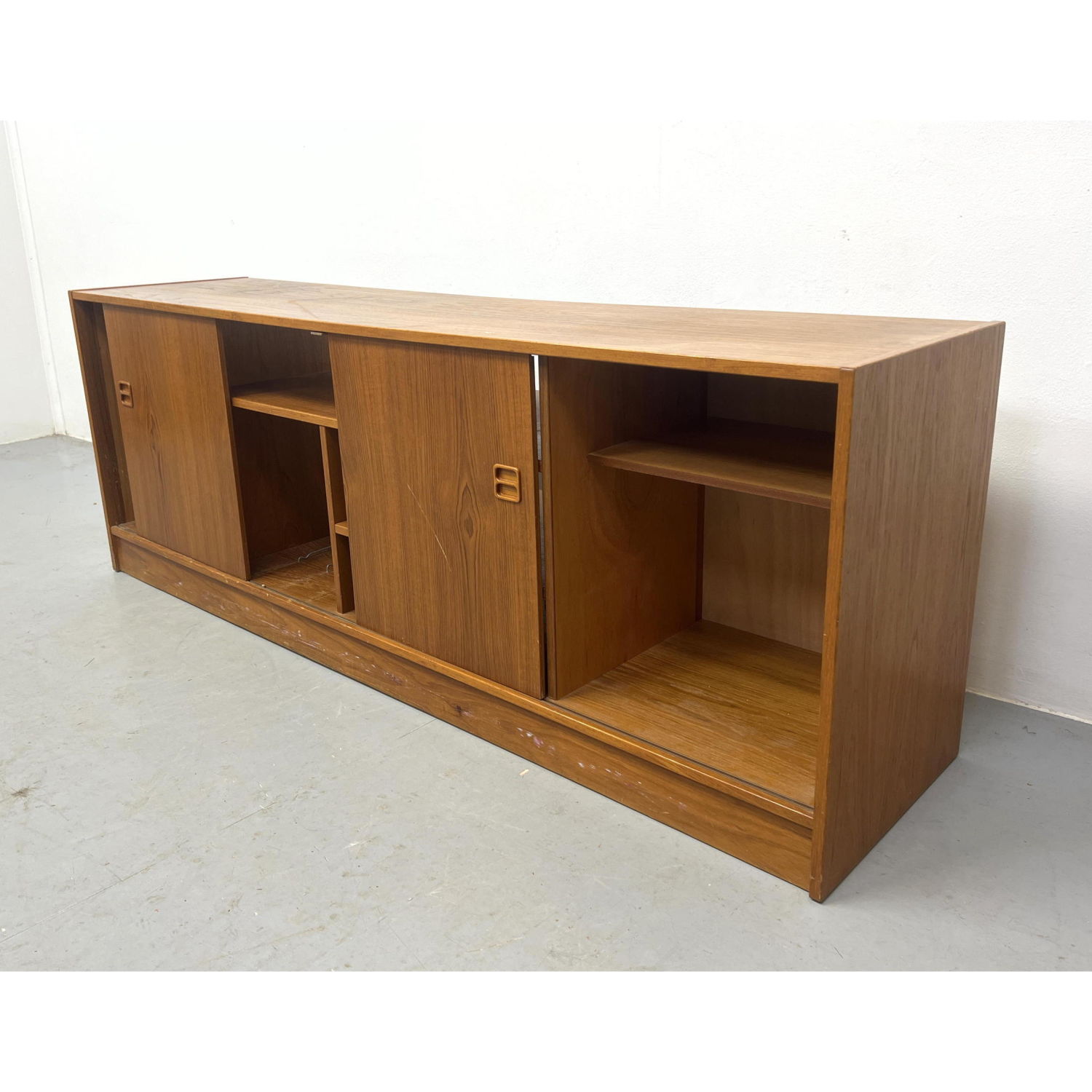 Teak Danish Modern Low Entertainment 3ad5e3