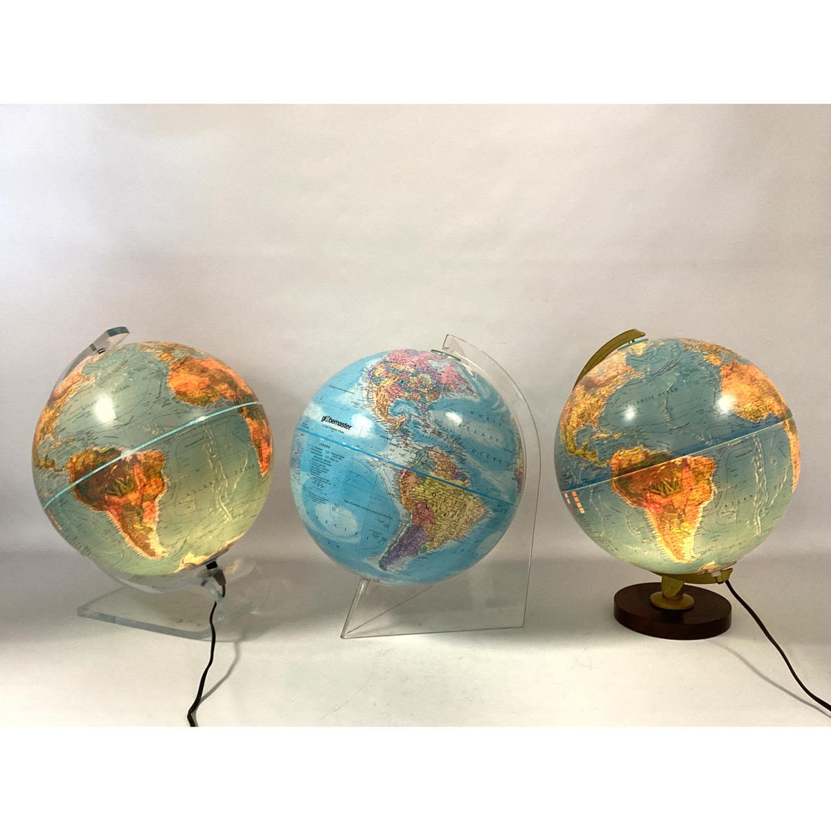 Collection 3 World Globes Two 3ad648
