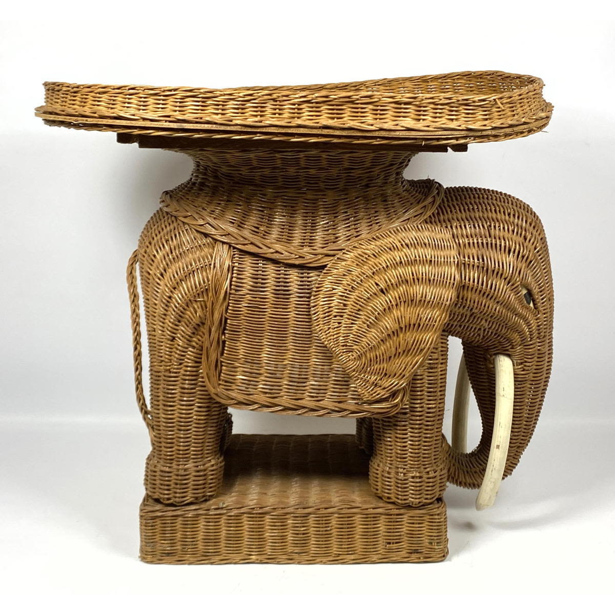 Figural Elephant Woven Wicker Table 3ad64f