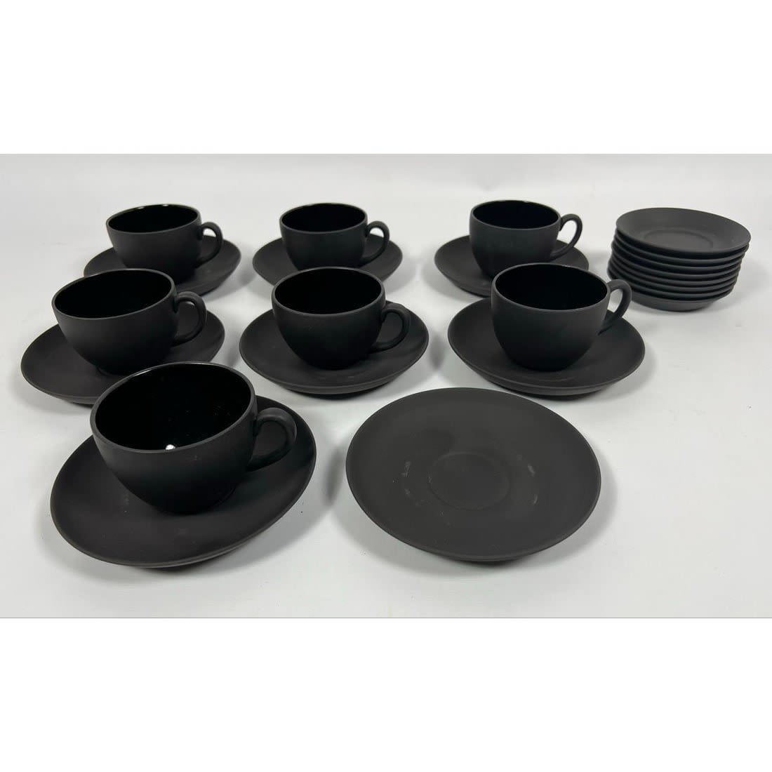 Wedgwood tea set 7 cups 8 saucers  3ad82e