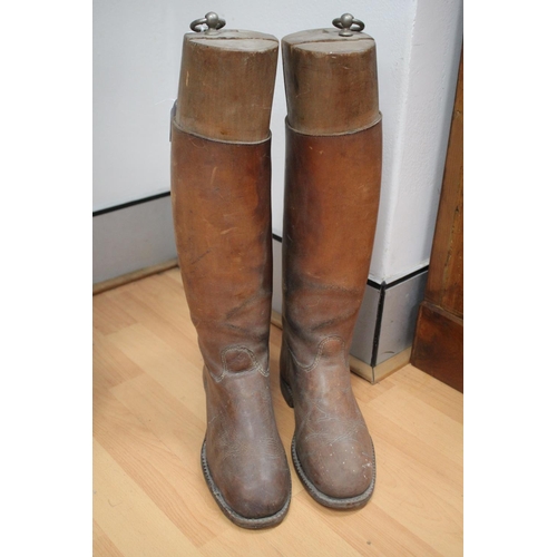 Pair of French leather riding boots  3ad8ae
