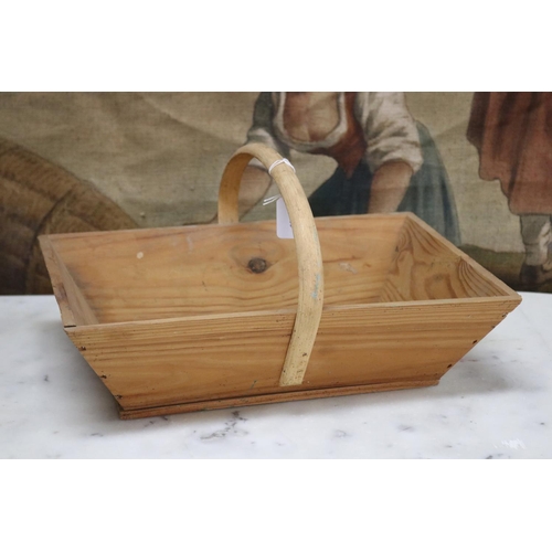 French pine pickers basket approx 3ad9f6