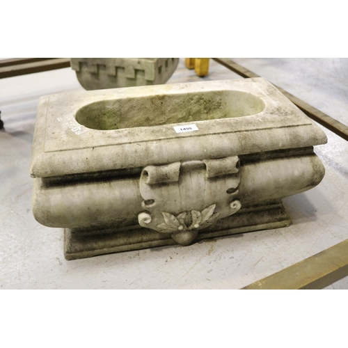 Antique marble planter with central 3adafd