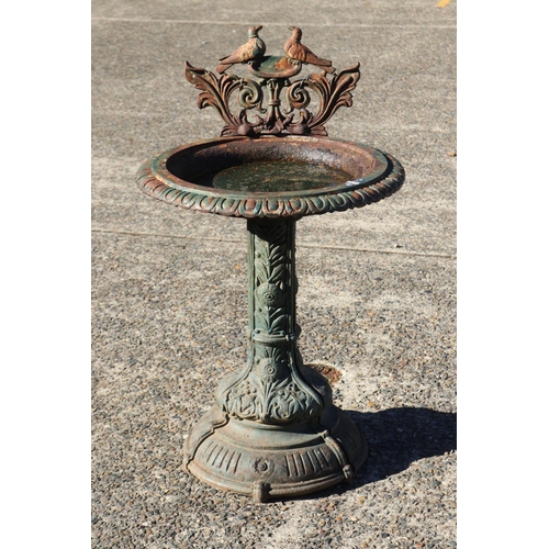 Green painted iron bird bath approx 3adb63