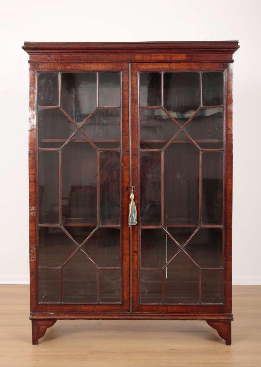 A GEORGE III MAHOGANY LIBRARY BOOKCASE 3adcf7