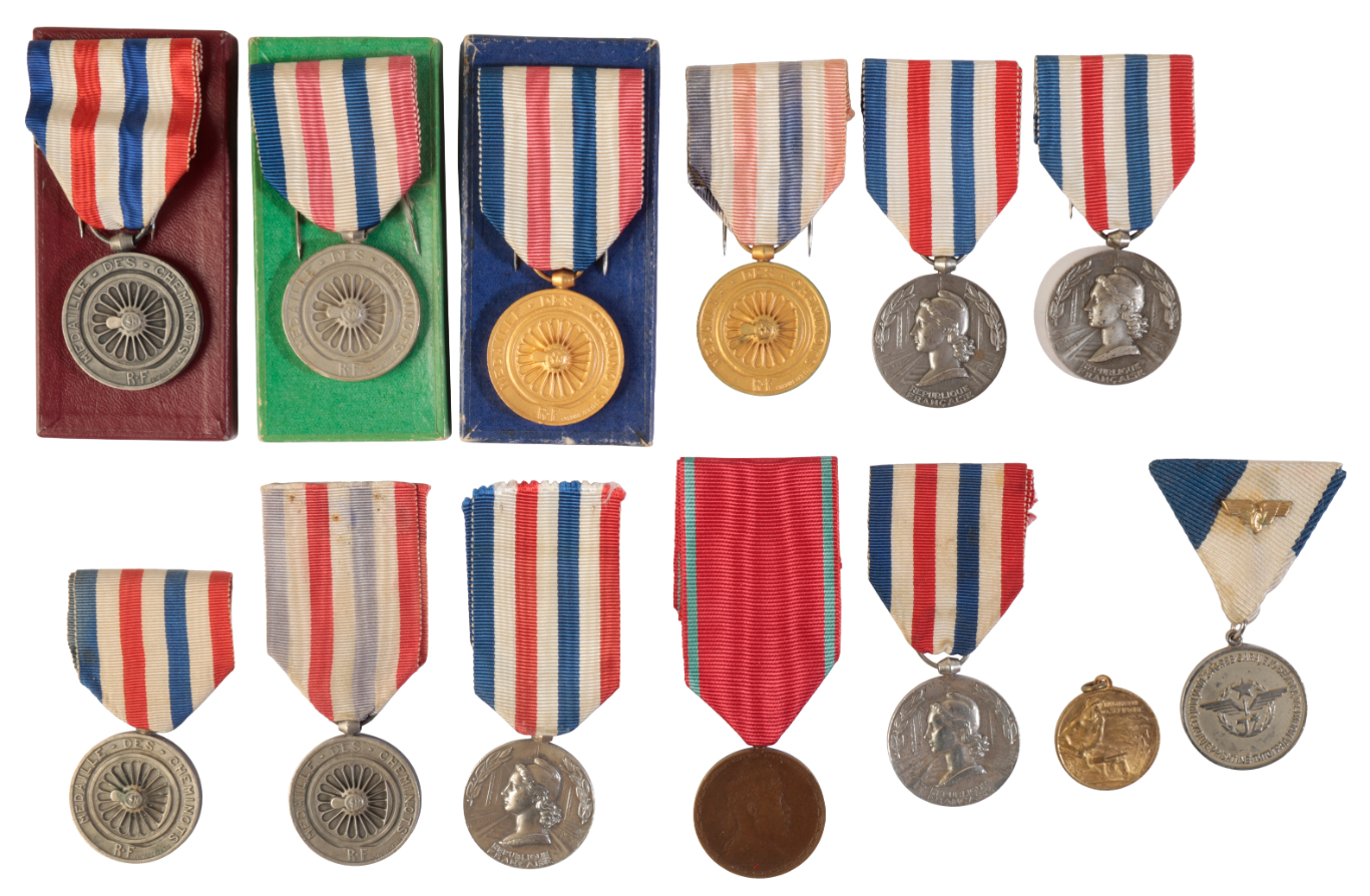 A COLLECTION OF RAILWAY AWARDS 3addf3