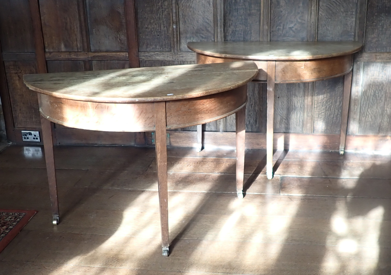 A PAIR OF GEORGE III OAK SEMI CIRCULAR 3adfa5