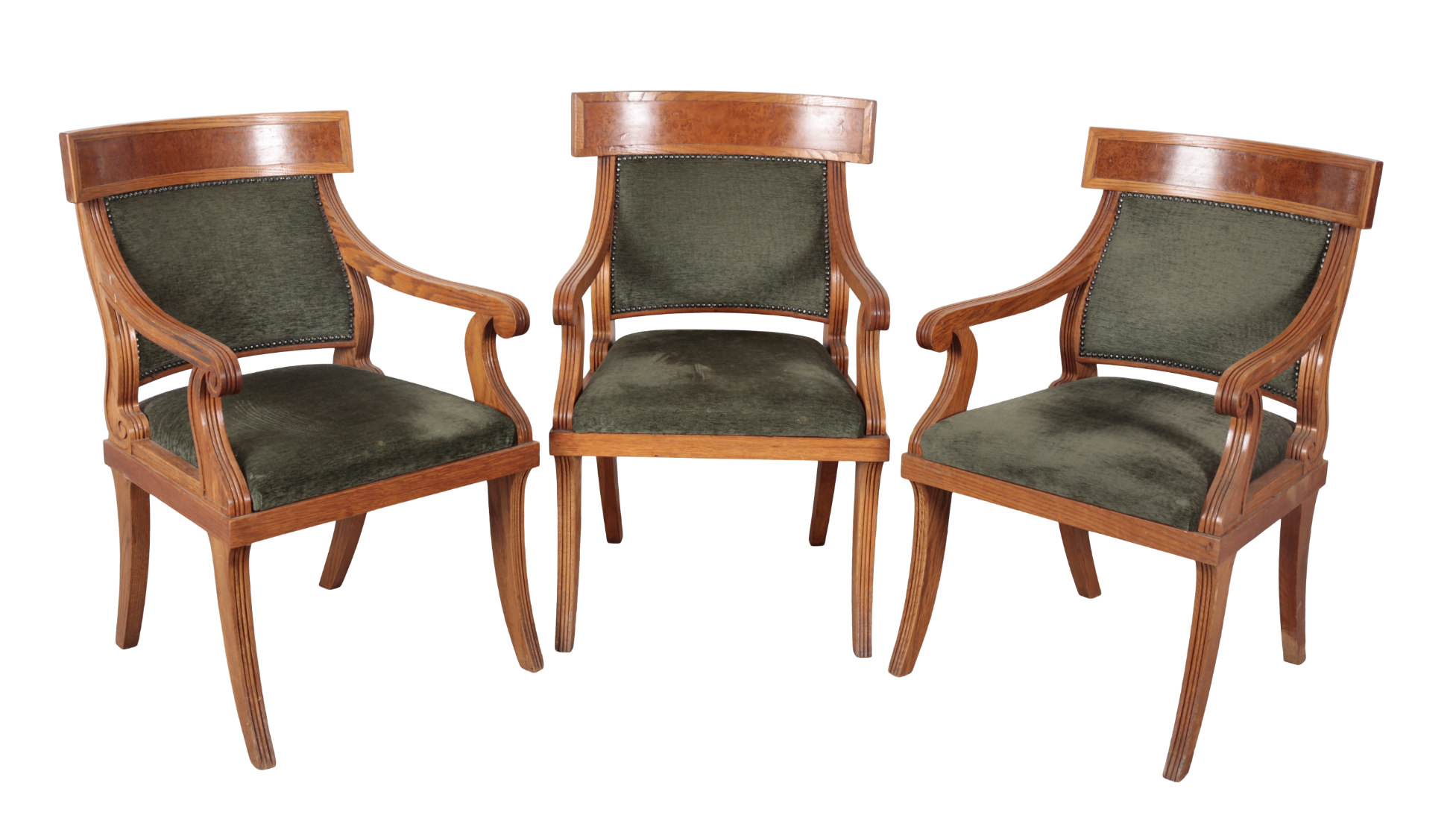 A GROUP OF THREE OAK ARMCHAIRS 3ae010