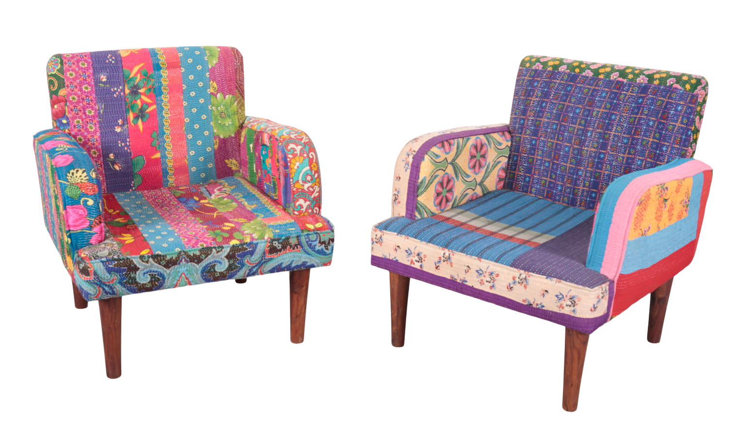 A PAIR OF CONTEMPORARY LOUNGE CHAIRS 3ae012