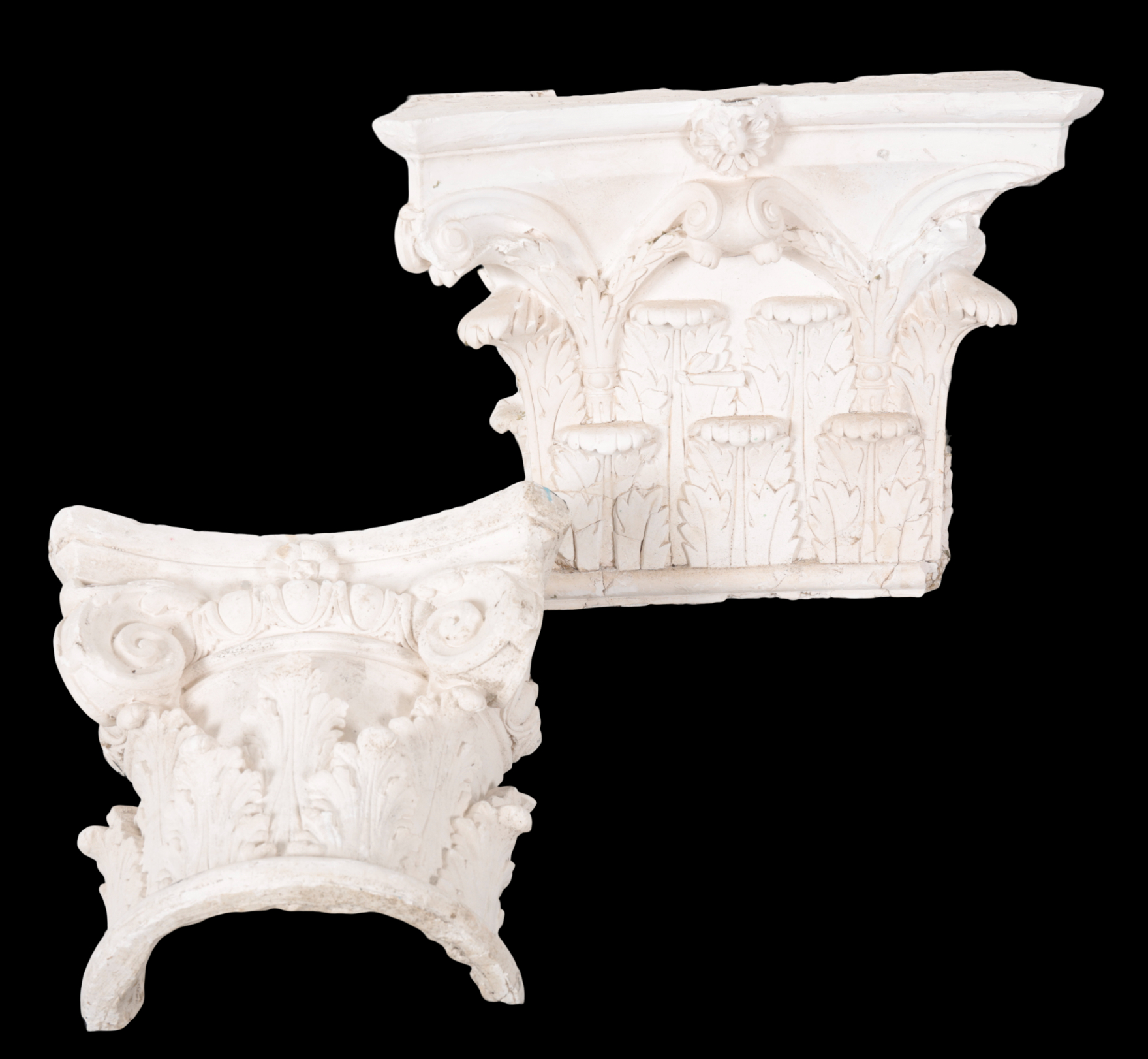 TWO PLASTER ARCHITECTURAL MOULDINGS 3ae06f