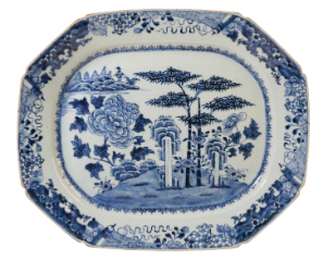 A CHINESE EXPORT BLUE AND WHITE