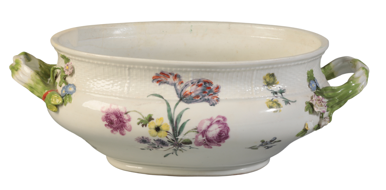 A MEISSEN OVAL TUREEN circa 1755 60  3ae165