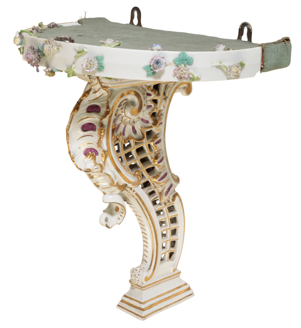 A MEISSEN WALL BRACKET circa 1760  3ae171