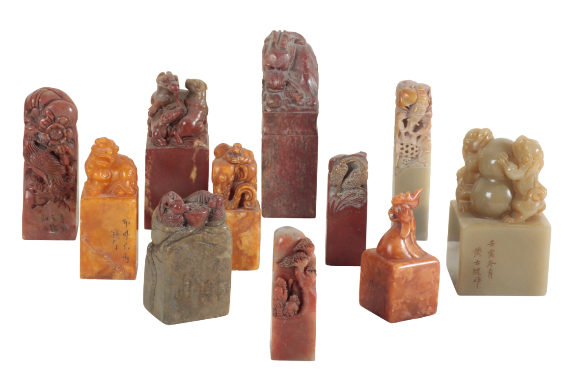 A GROUP OF ELEVEN CHINESE SOAPSTONE 3ae225