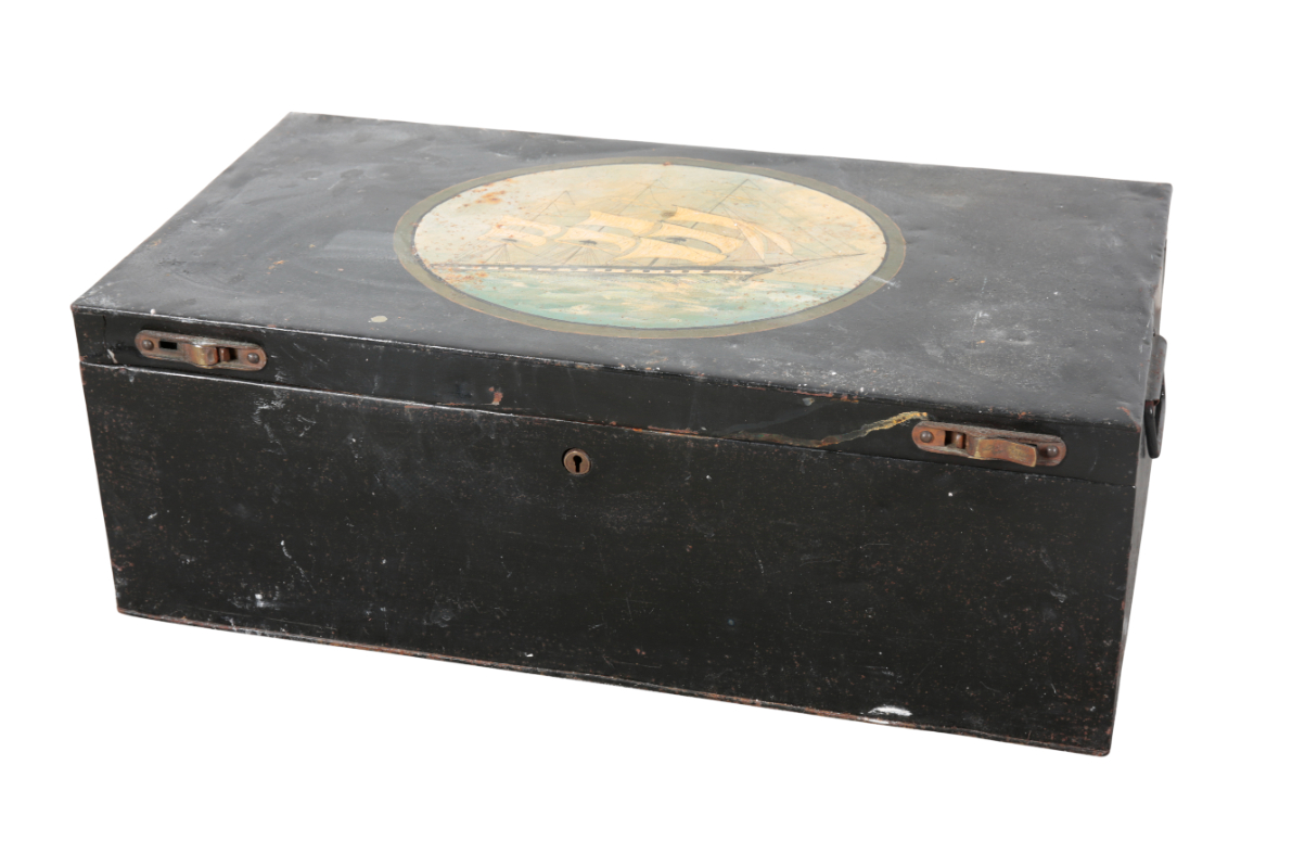 A NAVAL PAINTED METAL TRUNK 19th 3ae31b