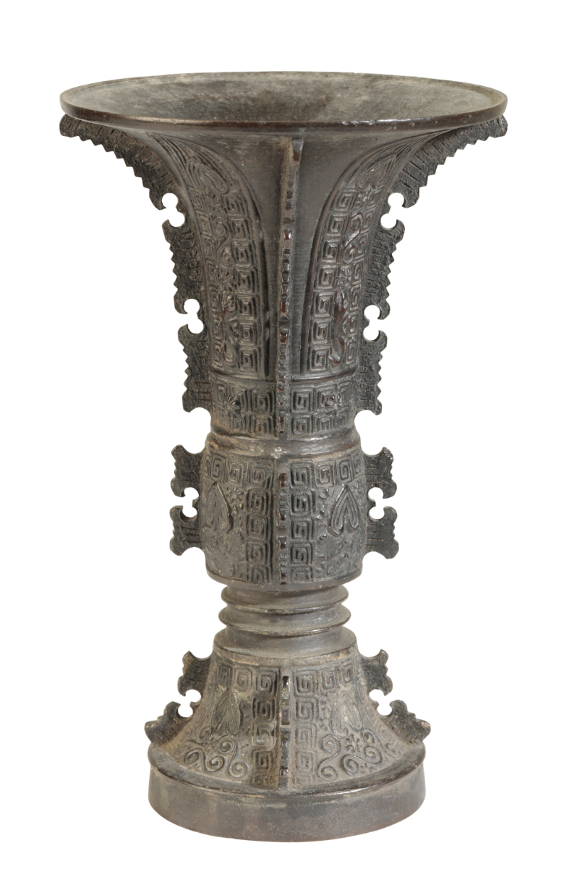 A CHINESE BRONZE GU SHAPED BEAKER 3ae338