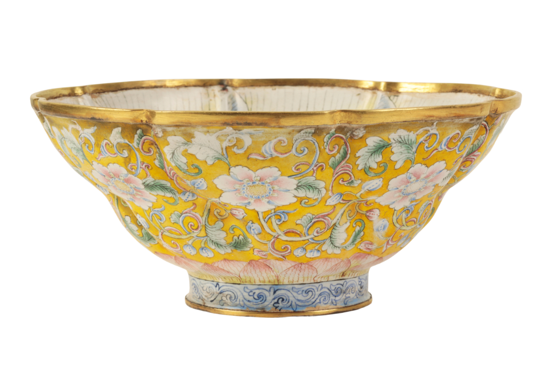 A CHINESE FAMILLE ROSE ENAMEL BOWL 3ae343