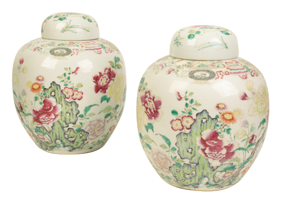 A PAIR OF CHINESE FAMILLE ROSE 3ae361