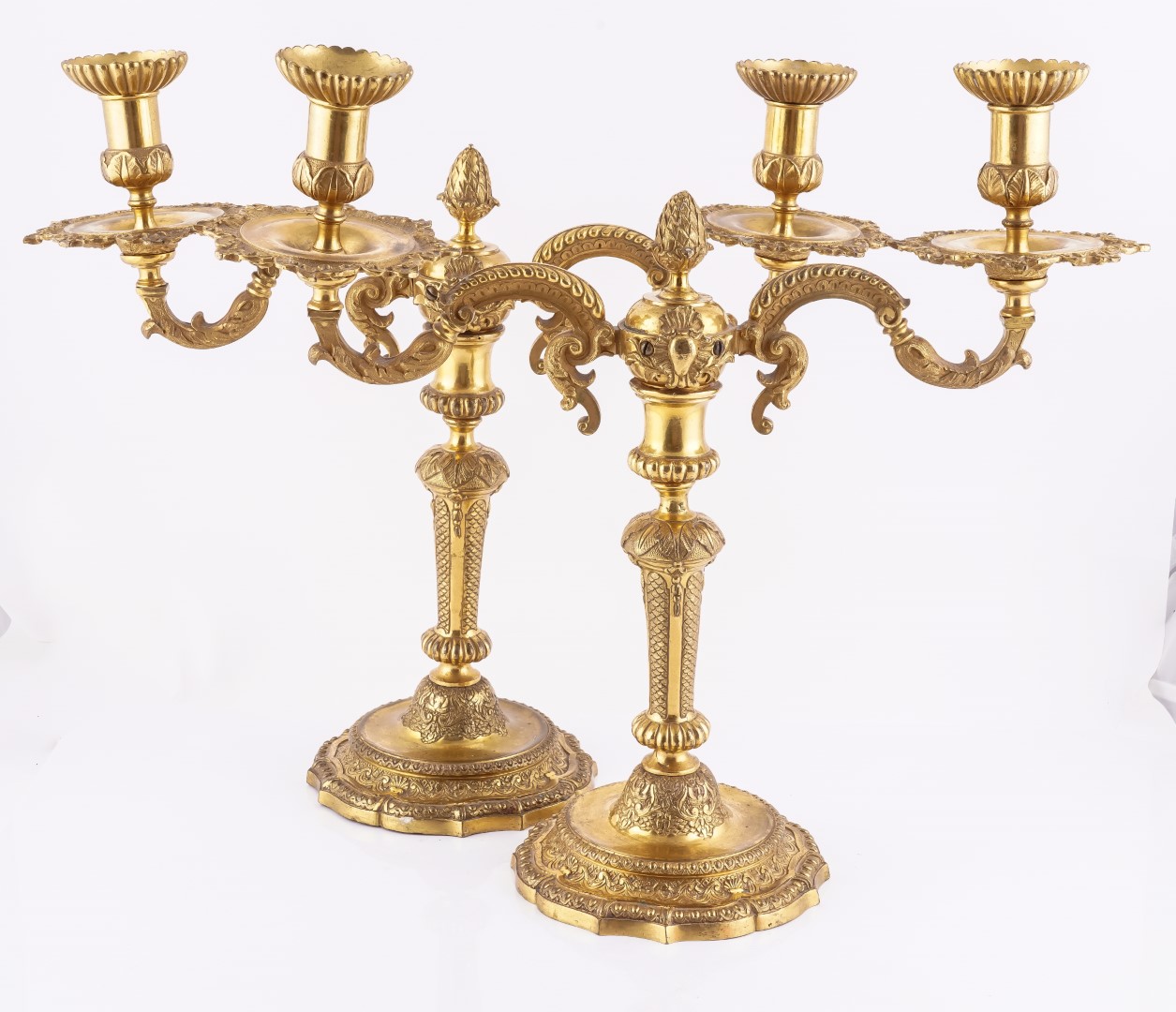 A PAIR OF ORMOLU TWIN LIGHT CANDLESTICKS 3ae457