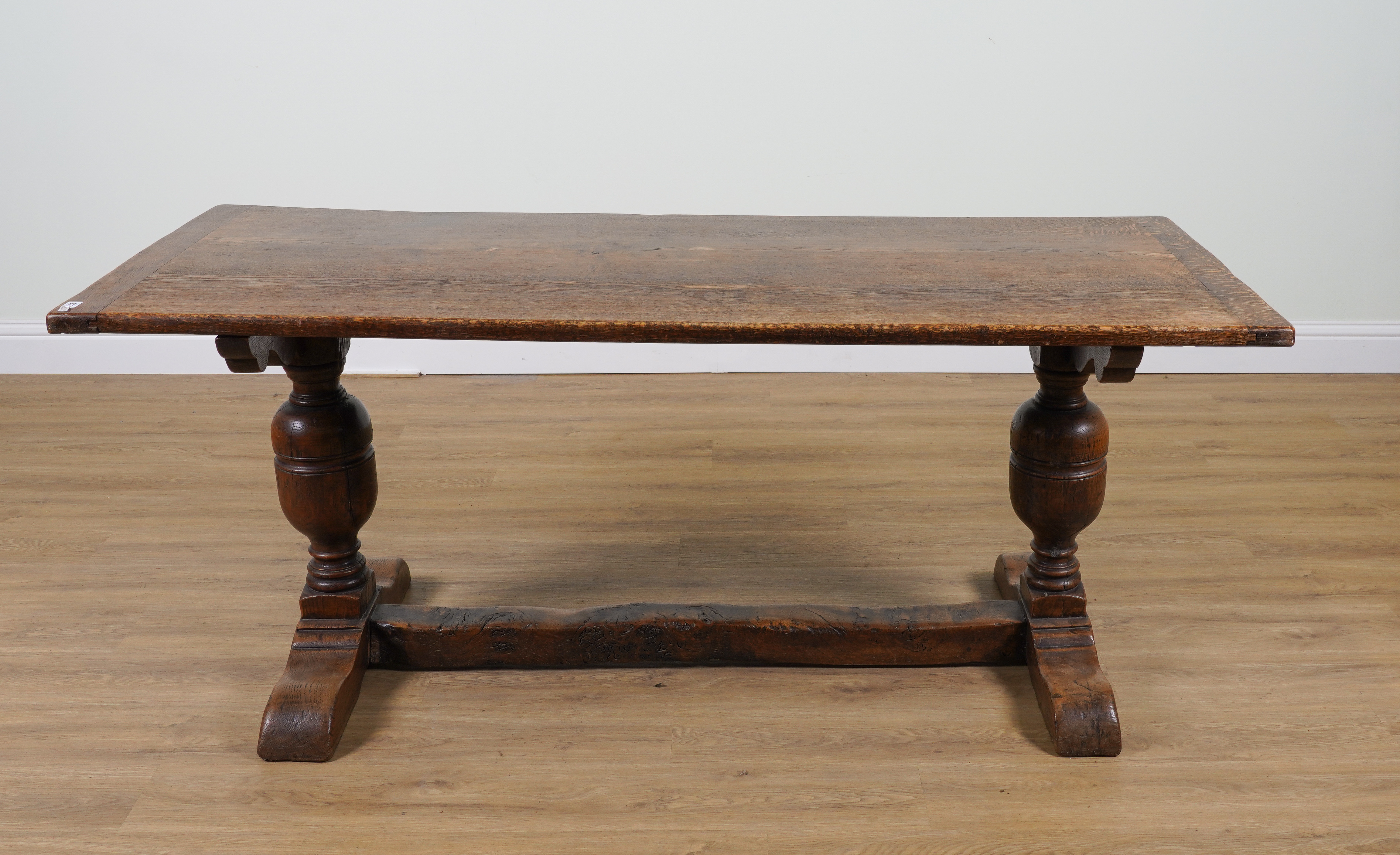 A 17TH CENTURY STYLE OAK CLEATED 3ae4c3