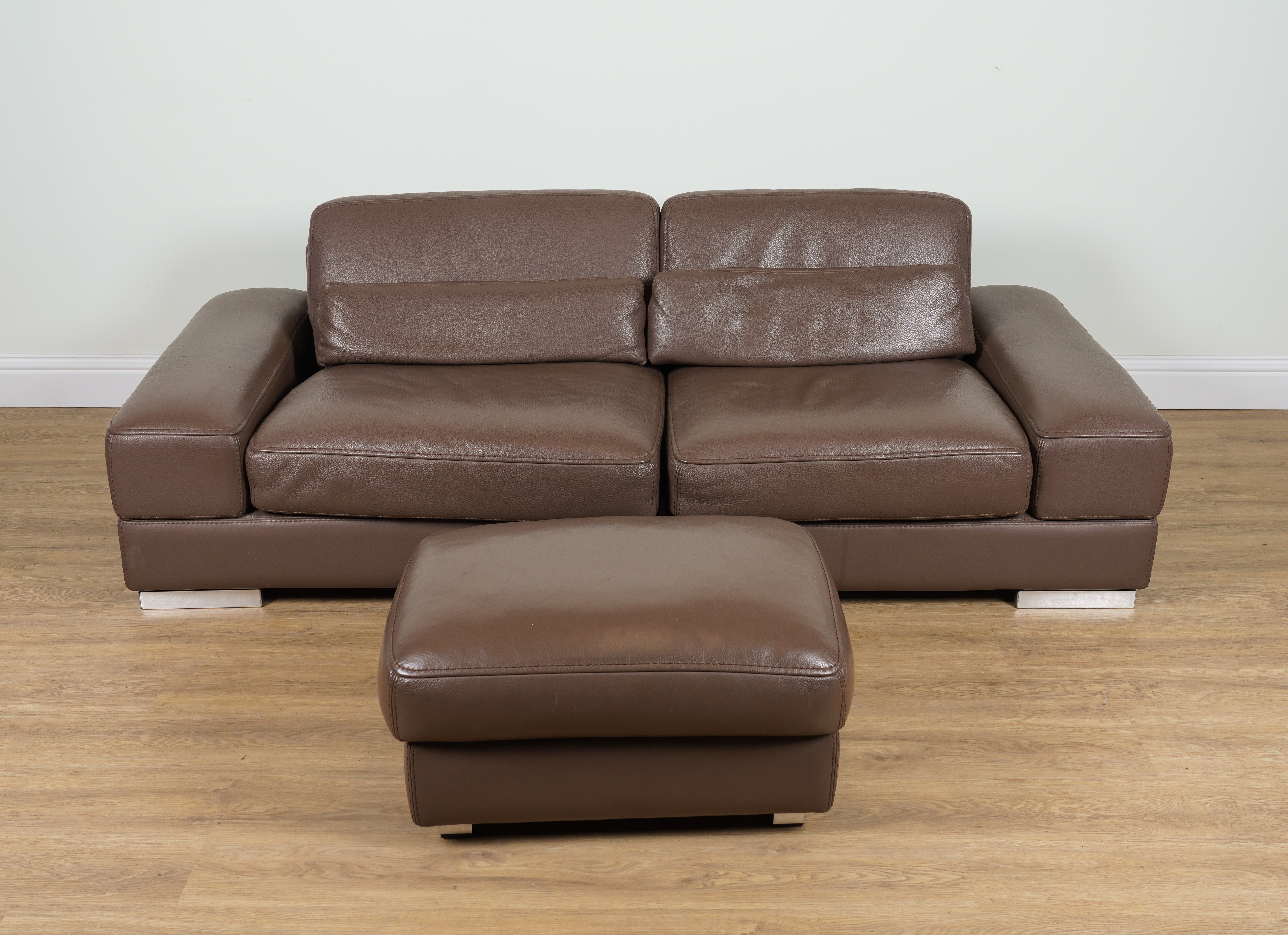 ROCHE BOBOIS A BROWN LEATHER UPHOLSTERED 3ae522