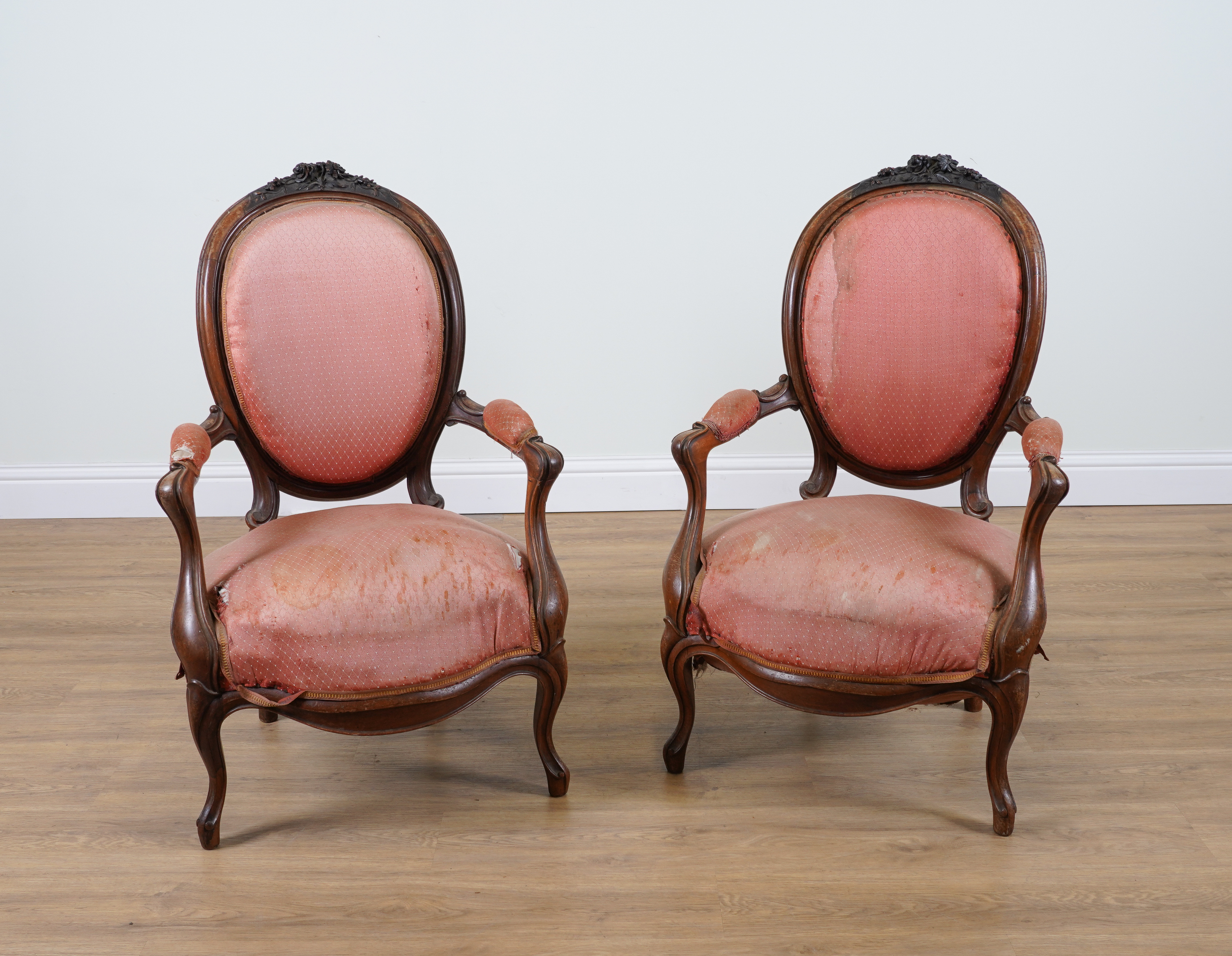A PAIR OF 19TH CENTURY FRENCH CARVED 3ae558