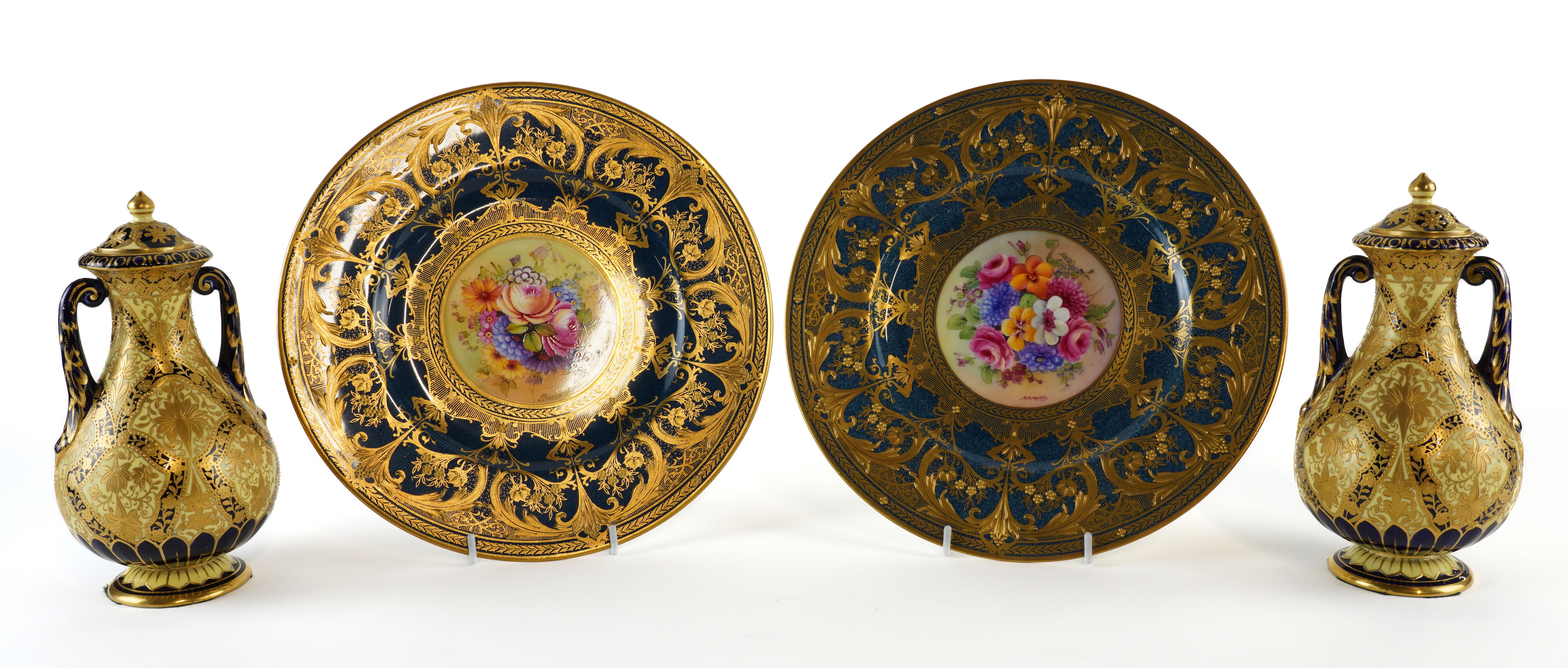 A PAIR OF LARGE ROYAL WORCESTER 3ae58a