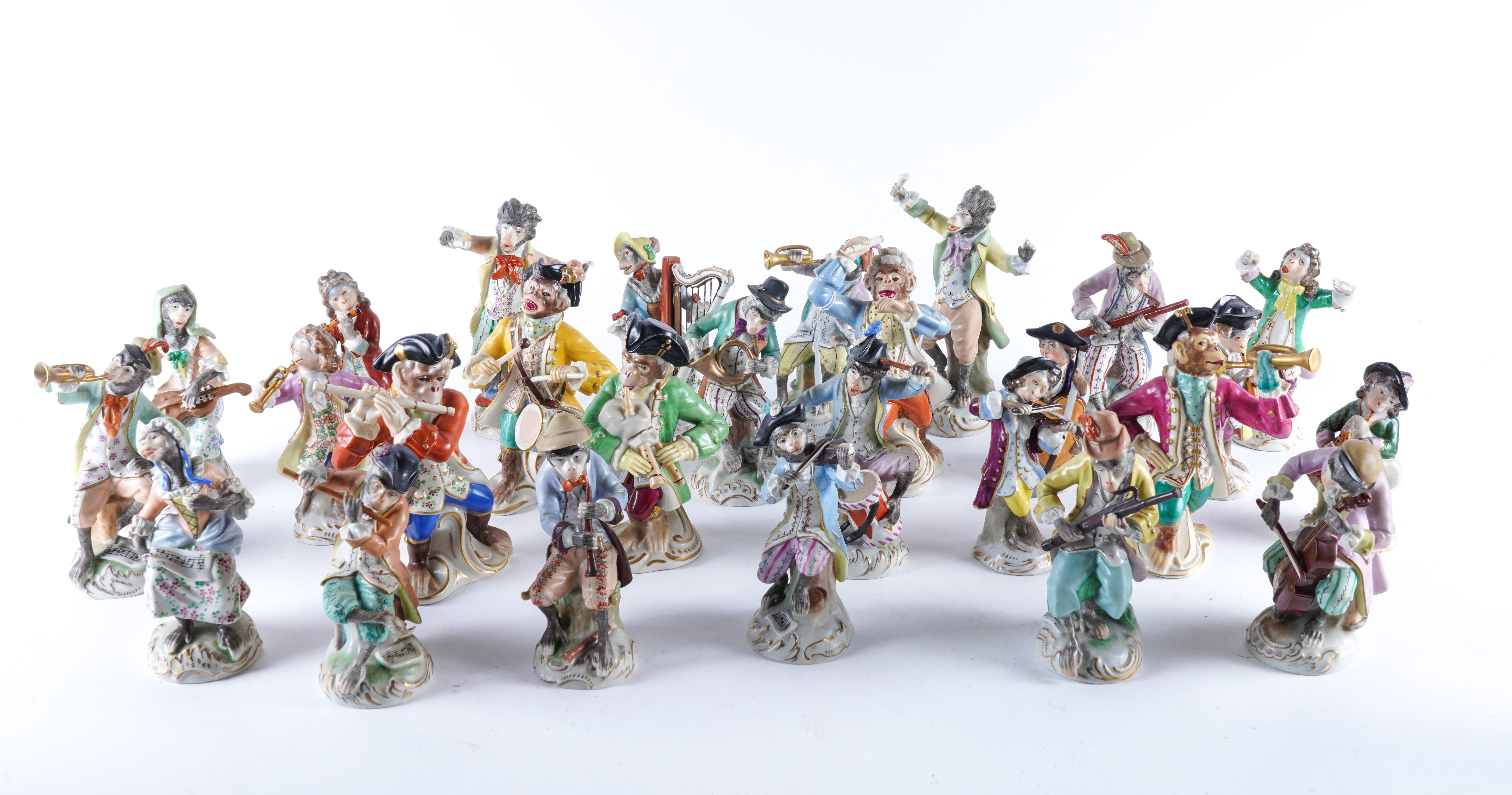 A GROUP OF TWENTY SEVEN GERMAN PORCELAIN