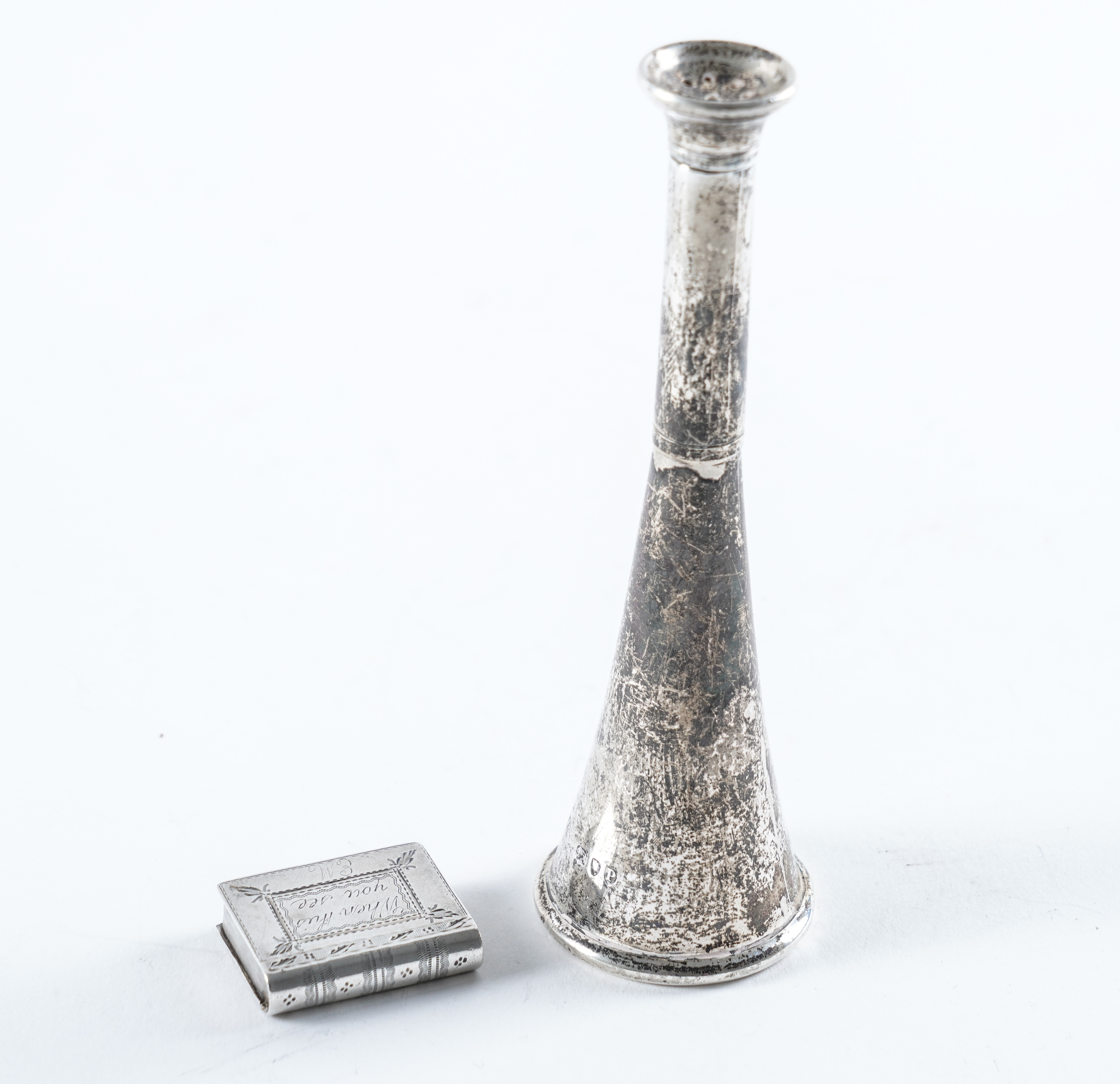 A SILVER PILL BOX AND A SILVER PEPPERETTE