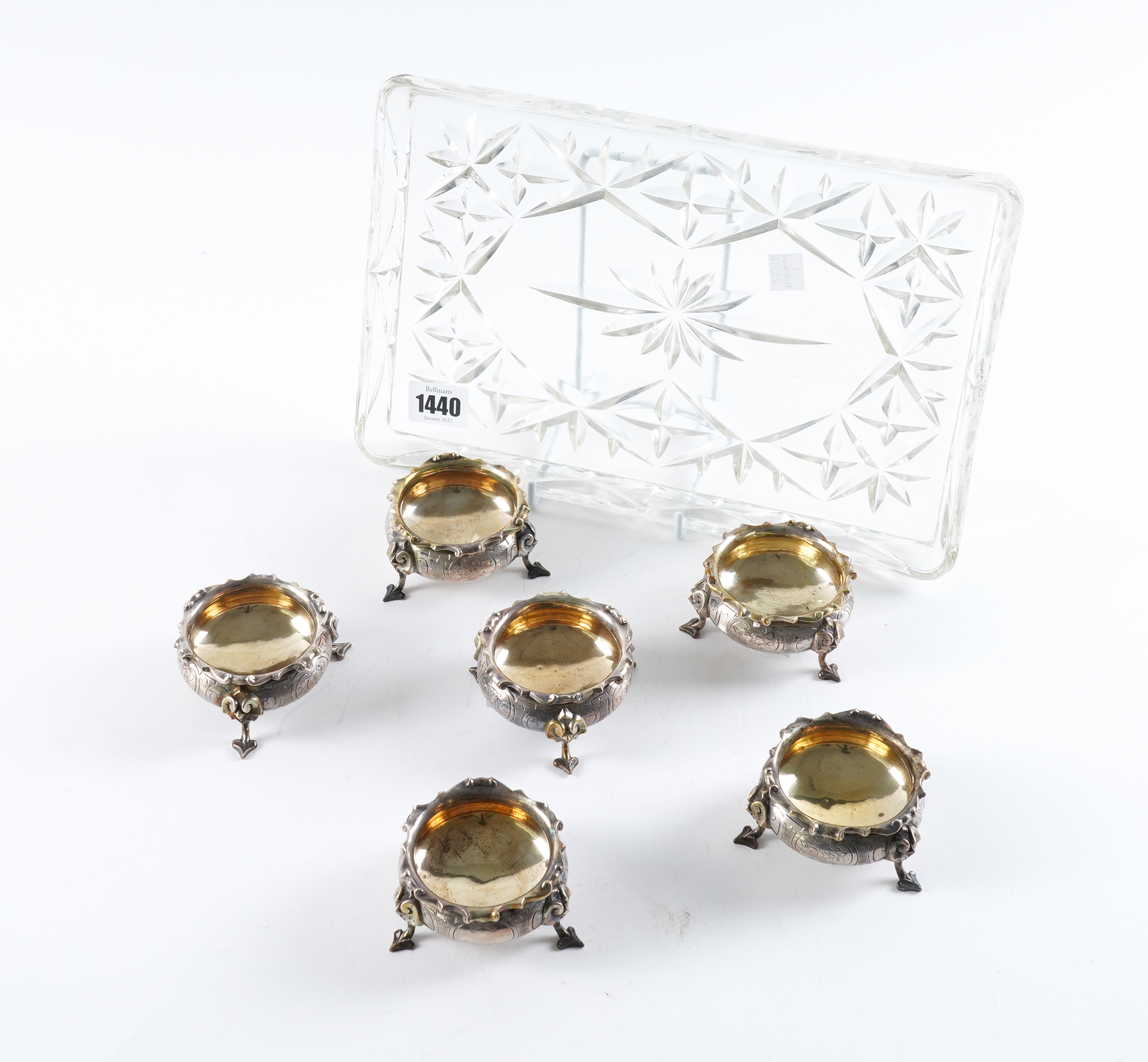 A SET OF SIX VICTORIAN SILVER SALTS 3ae606