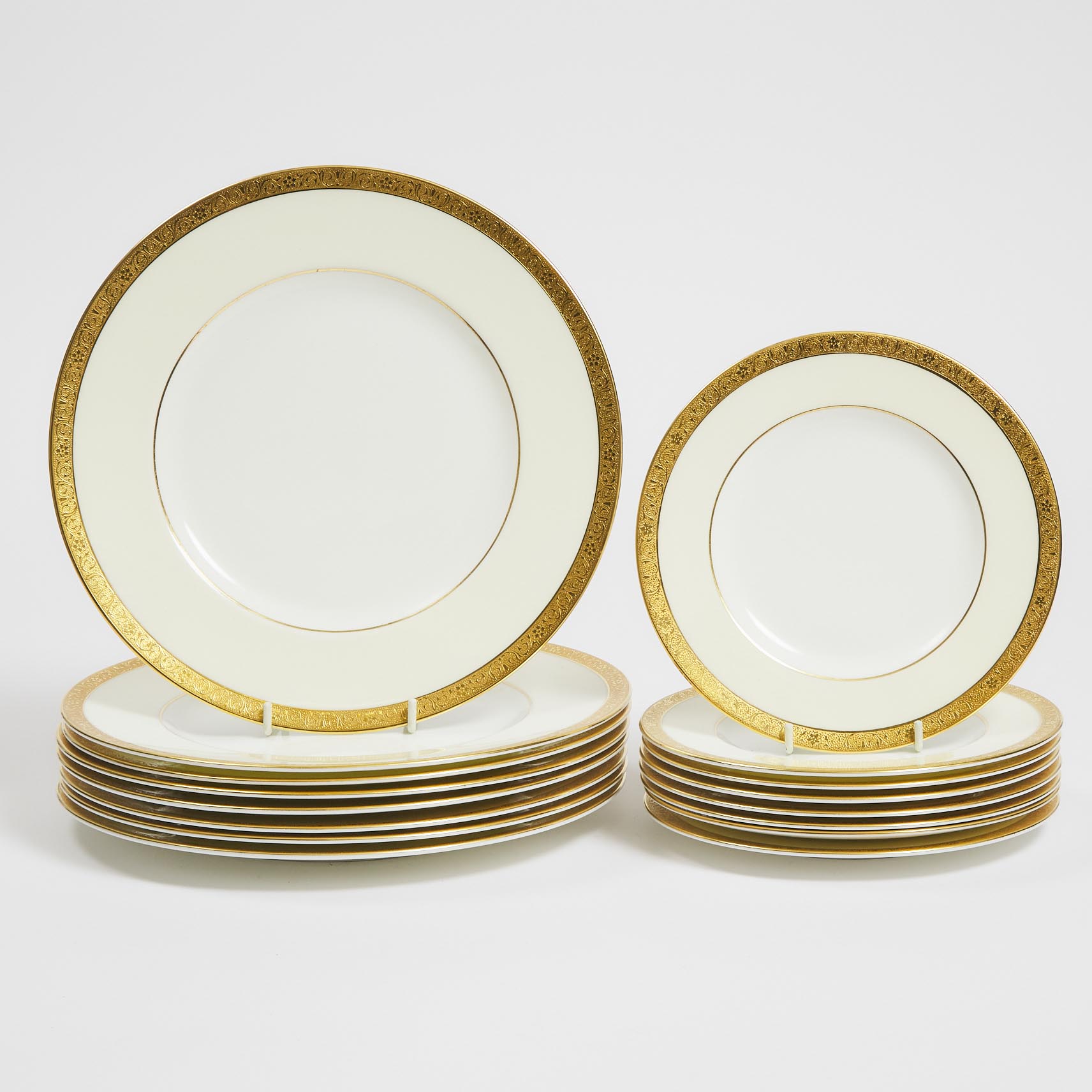 Eight Minton Westminster Pattern Dinner