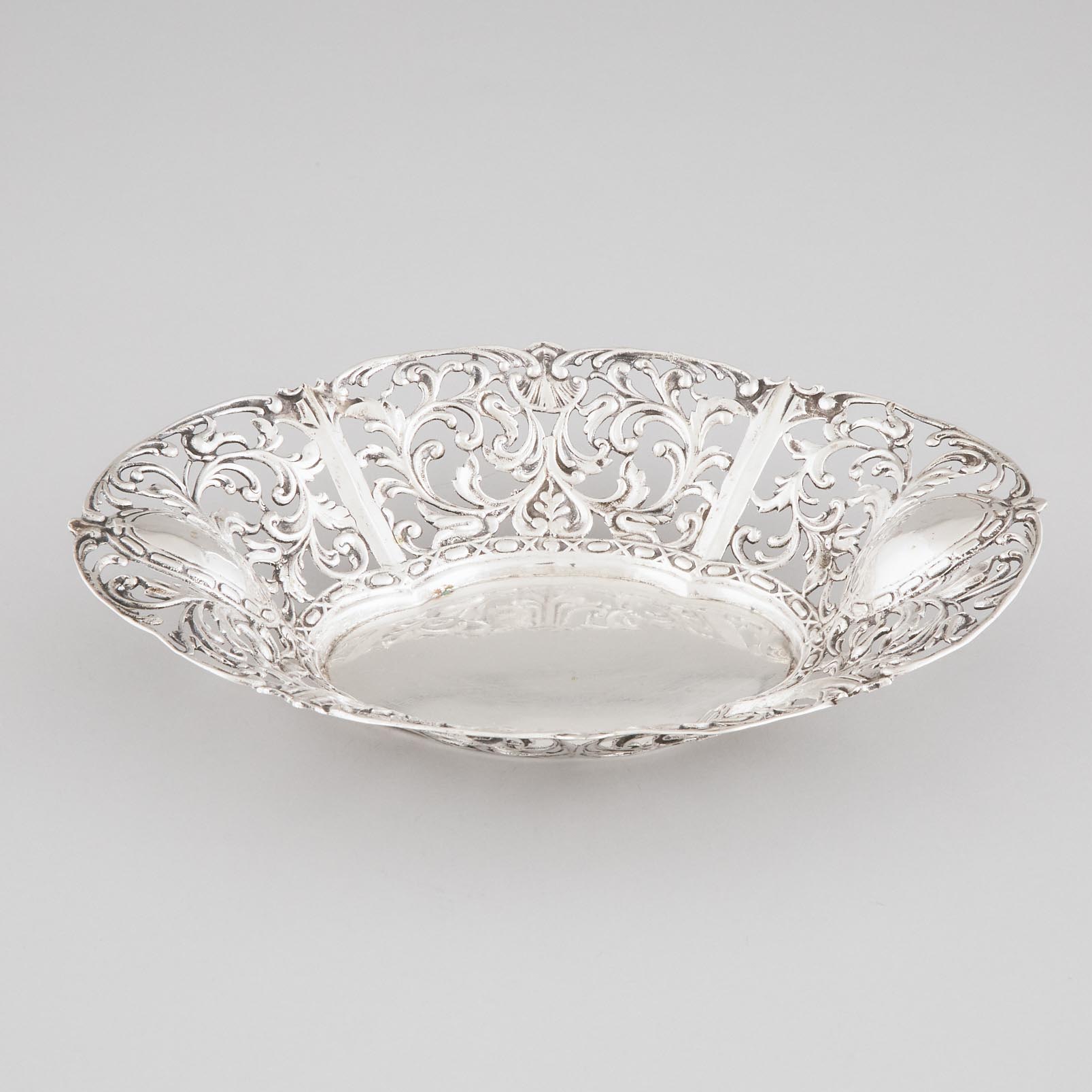 Continental Silver Openwork Oval 3ac0dc