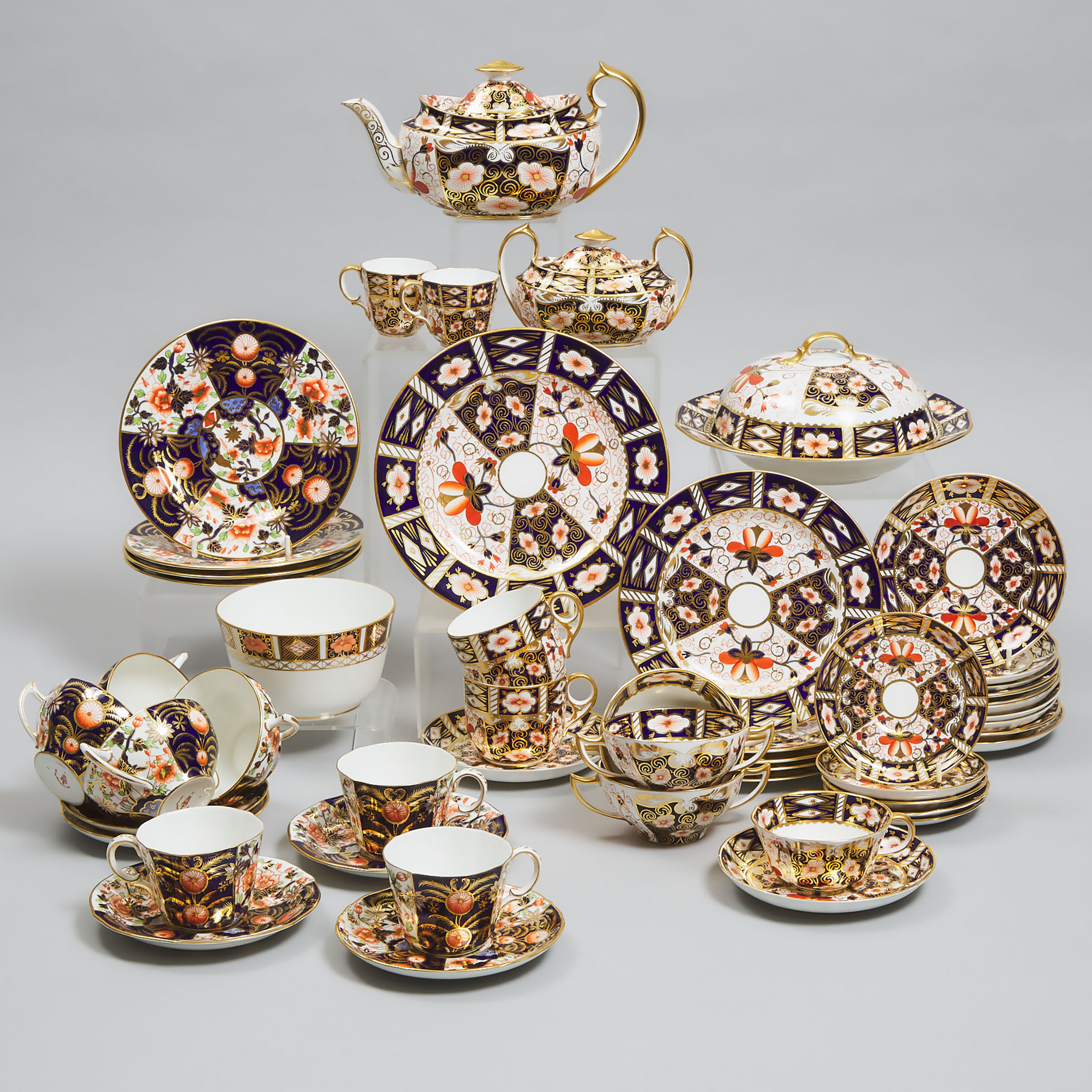Group of Royal Crown Derby Mainly 3ac2f2