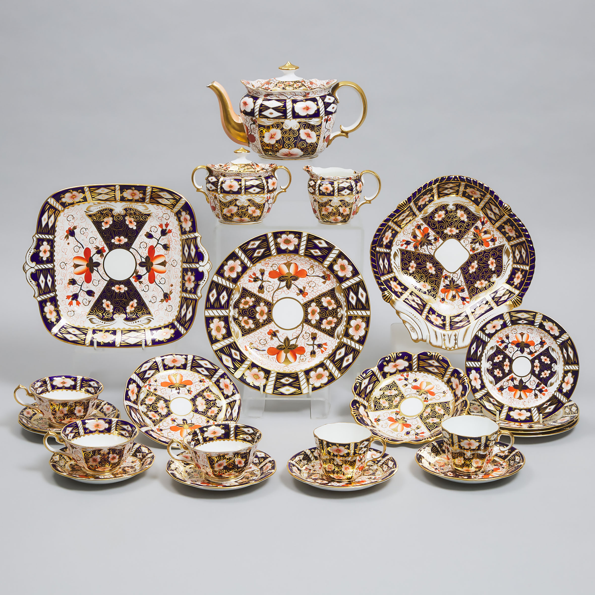 Royal Crown Derby 'Imari' (2451)