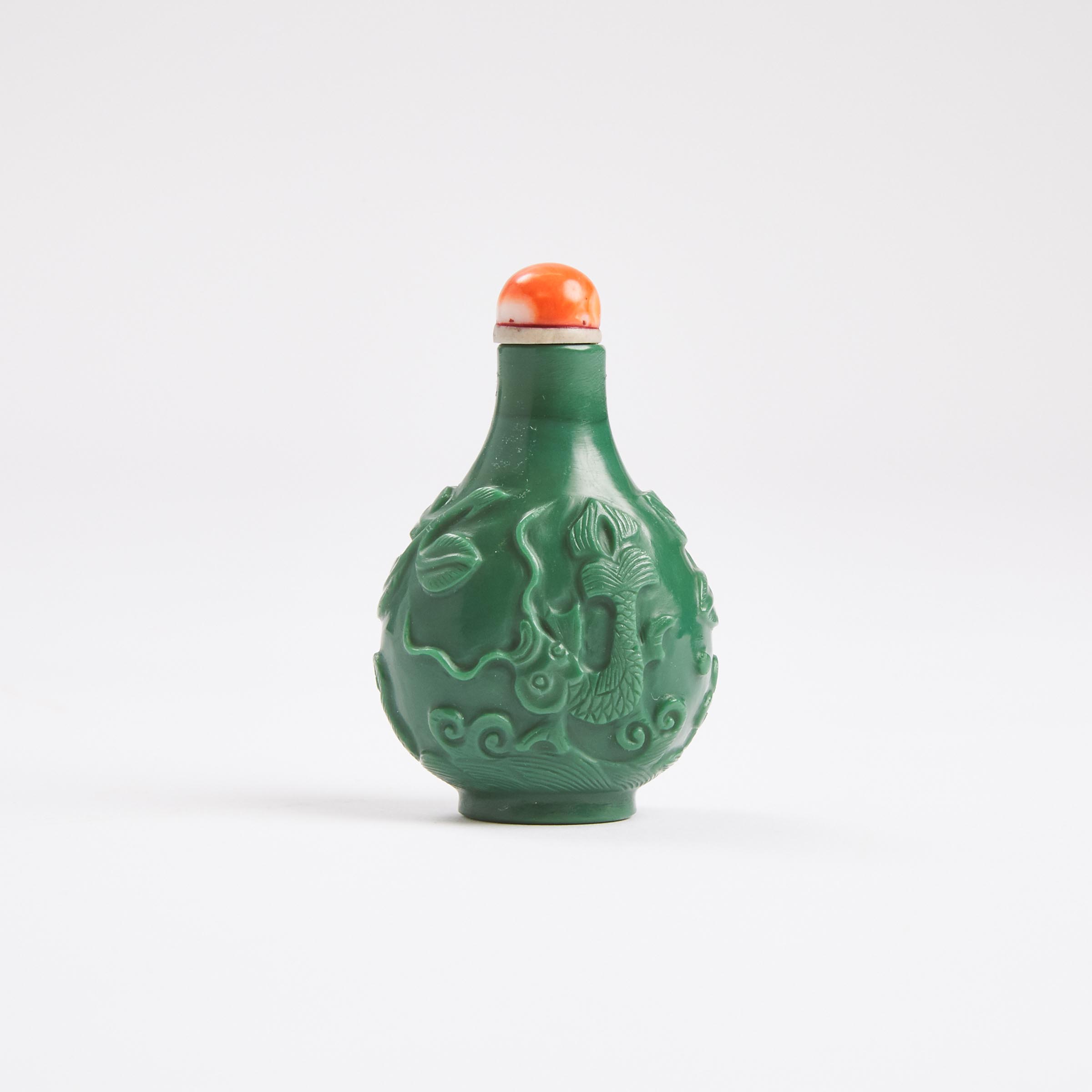 A Peking Glass Carp Snuff Bottle  3ac4e0