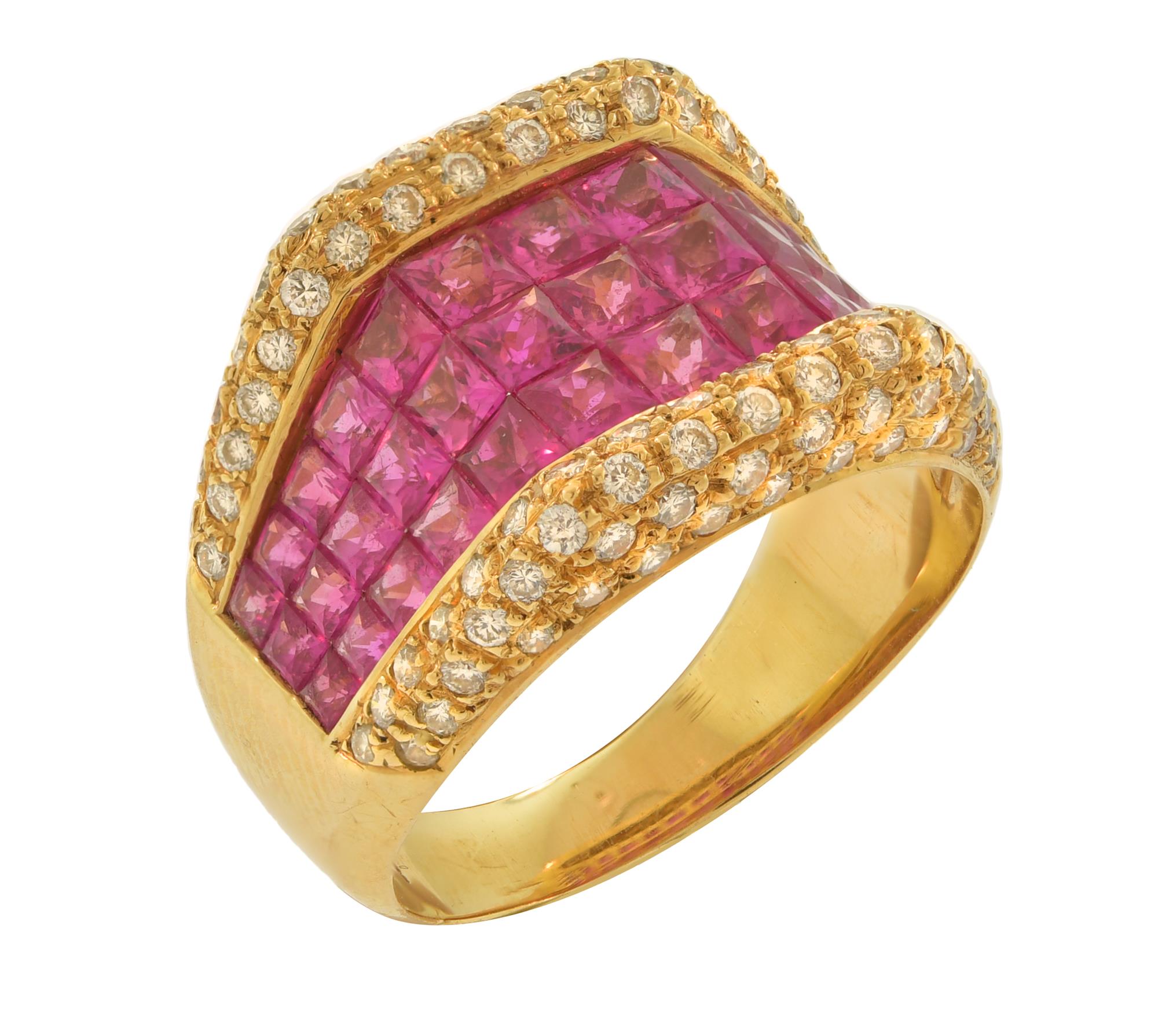 18K GOLD RUBY AND DIAMOND RING  3ac7e8