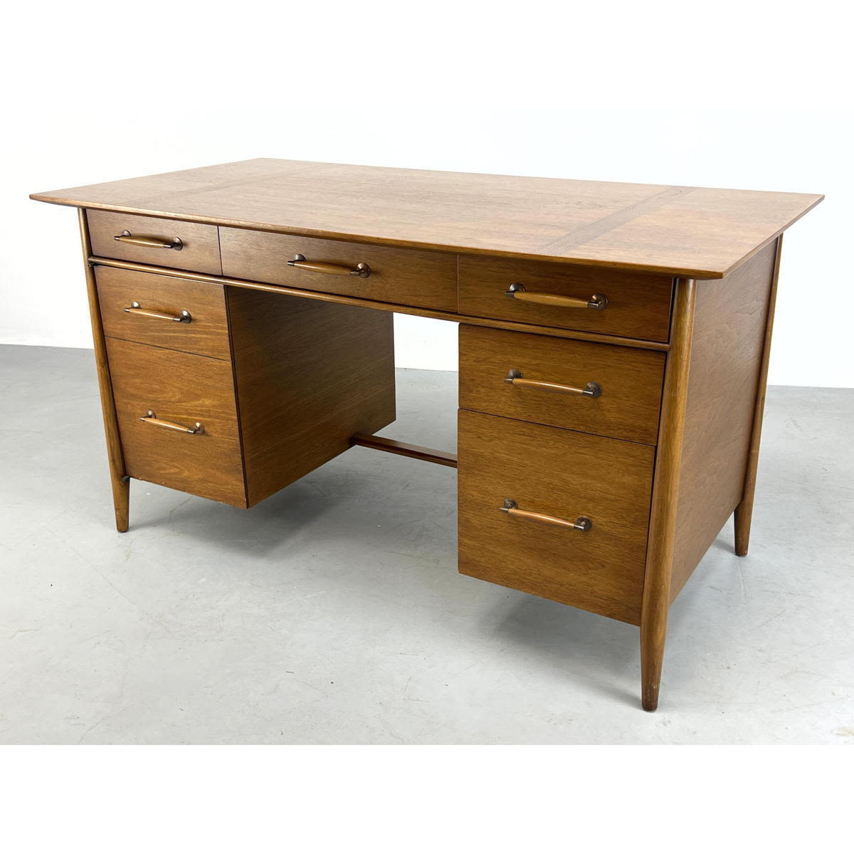 HENREDON American Modern Desk. Wood