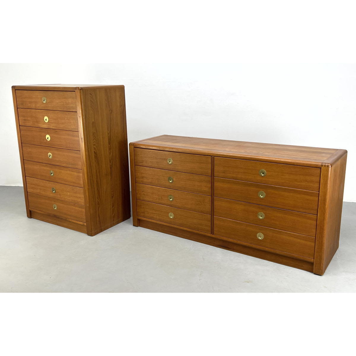 2pc d SCAN Modern Teak Dressers 3acbea